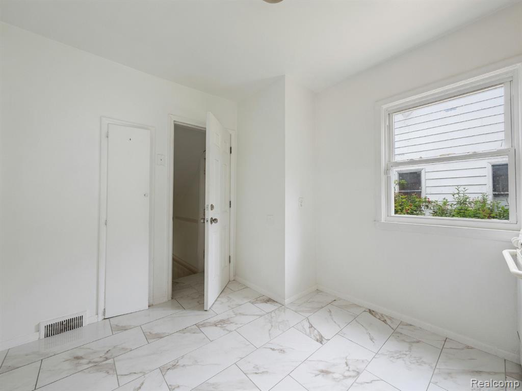 6300 Radnor Street, Detroit, MI 48224 — Photo 6