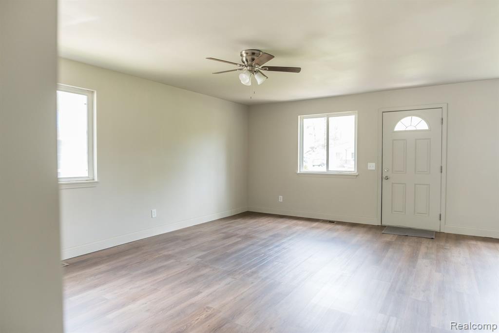 9114 ISLAND Drive, Clay, MI 48001 — Photo 18