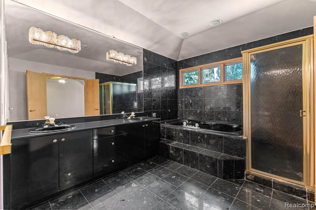 4 LEMINGTON, Dearborn, MI 48126 — Photo 23