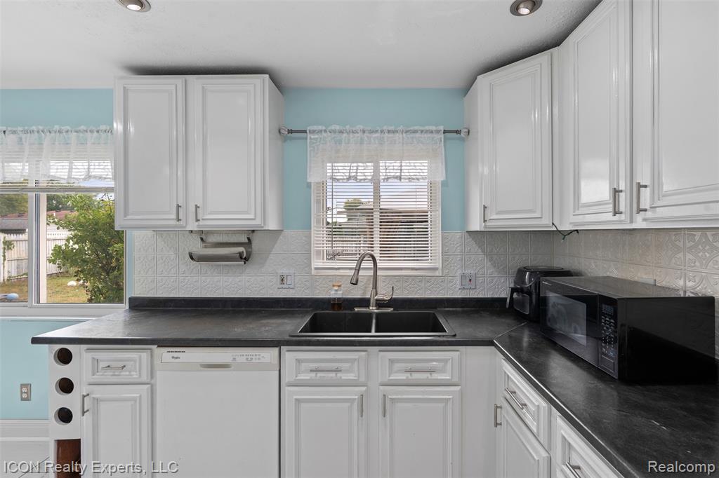42153 Mac Rae Drive, Sterling Heights, MI 48313 — Photo 13