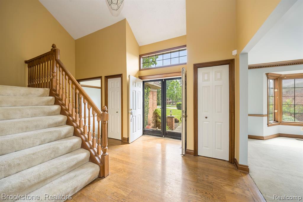 4237 WOODLANDS Lane, Orchard Lake Village, MI 48323 — Photo 4