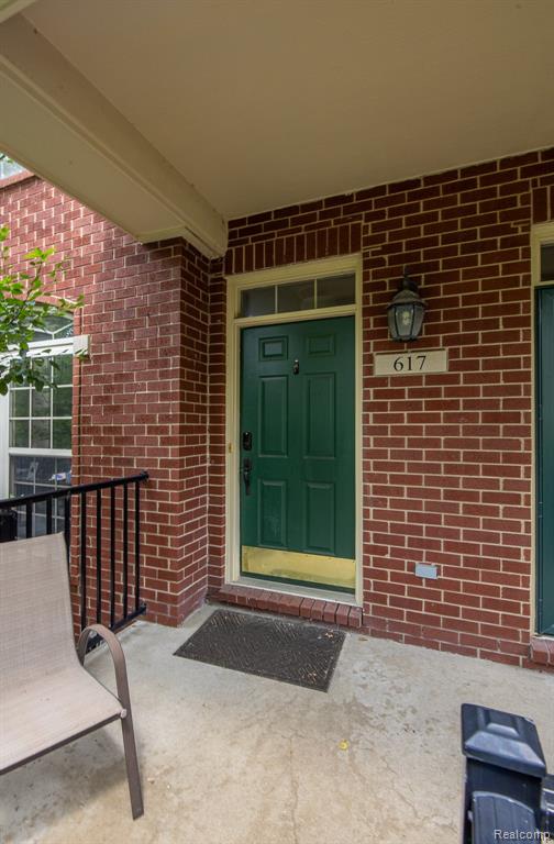 617 Village Lane, 58, Milford, MI 48381 — Photo 4