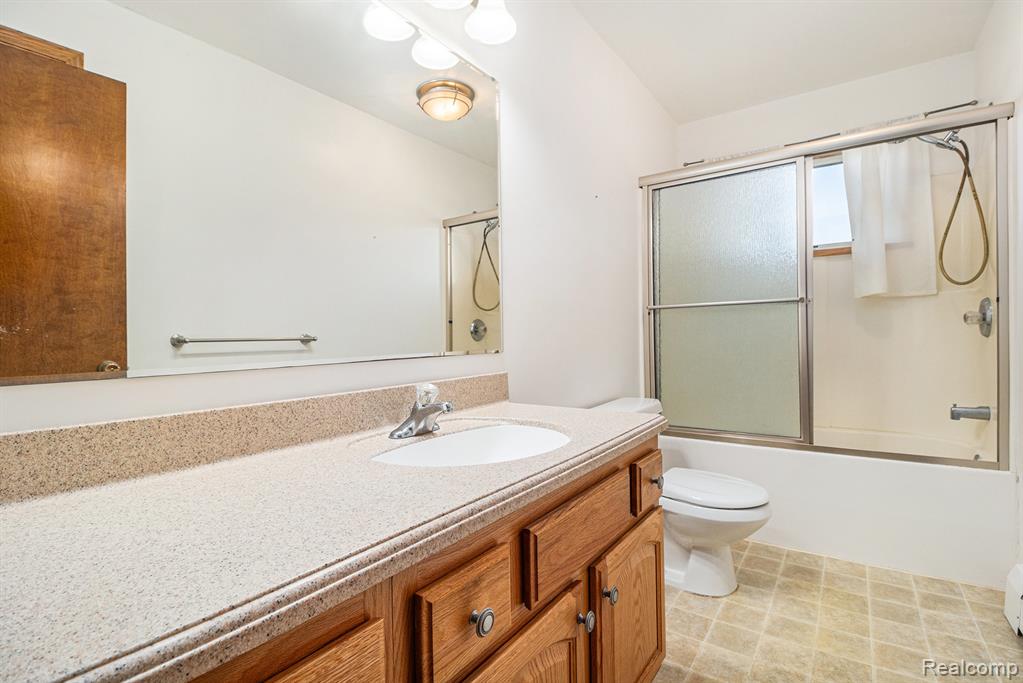 12439 Hill Road, Goodrich Vlg, MI — Photo 10