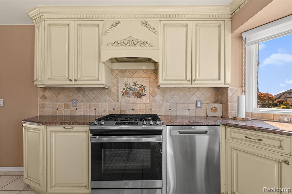 43505 Austin Drive, Sterling Heights, MI 48314 — Photo 15