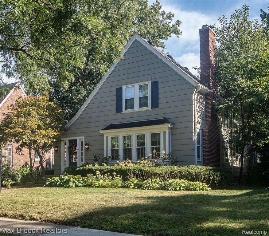 9 WOODSIDE PARK Boulevard, Pleasant Ridge, MI — Photo 3
