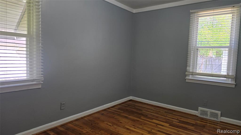 623 E Elza Avenue, Hazel Park, MI 48030 — Photo 11