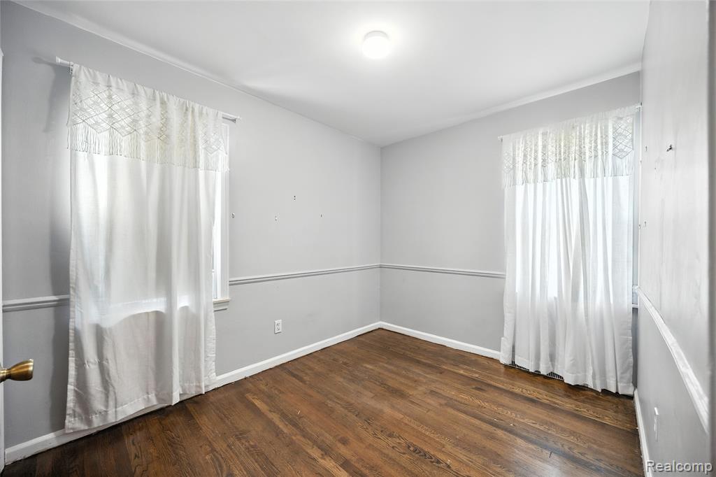 8420 Warren Boulevard, Center Line, MI 48015 — Photo 11