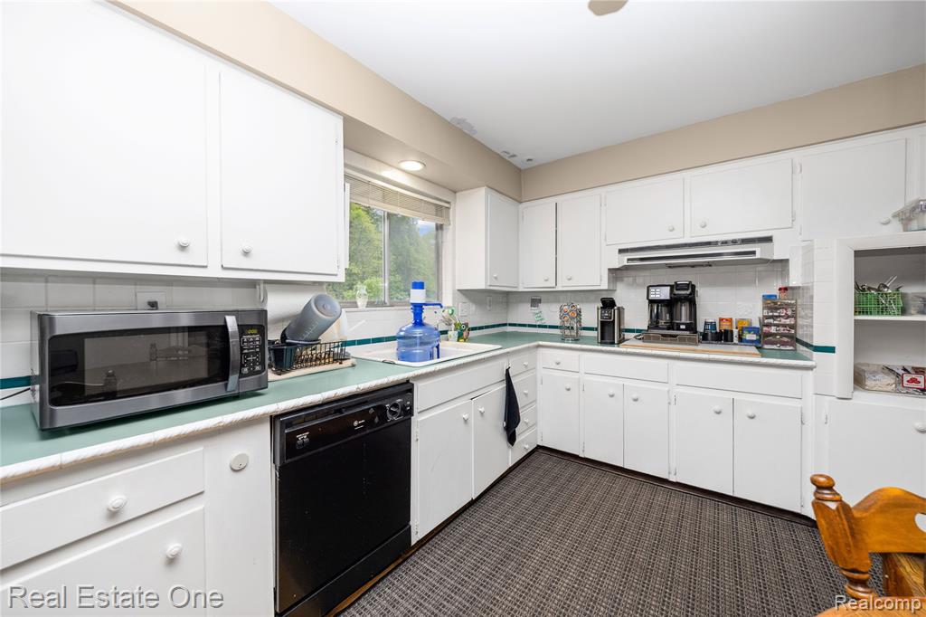 7217 SASHABAW Road, Clarkston, MI 48348 — Photo 34