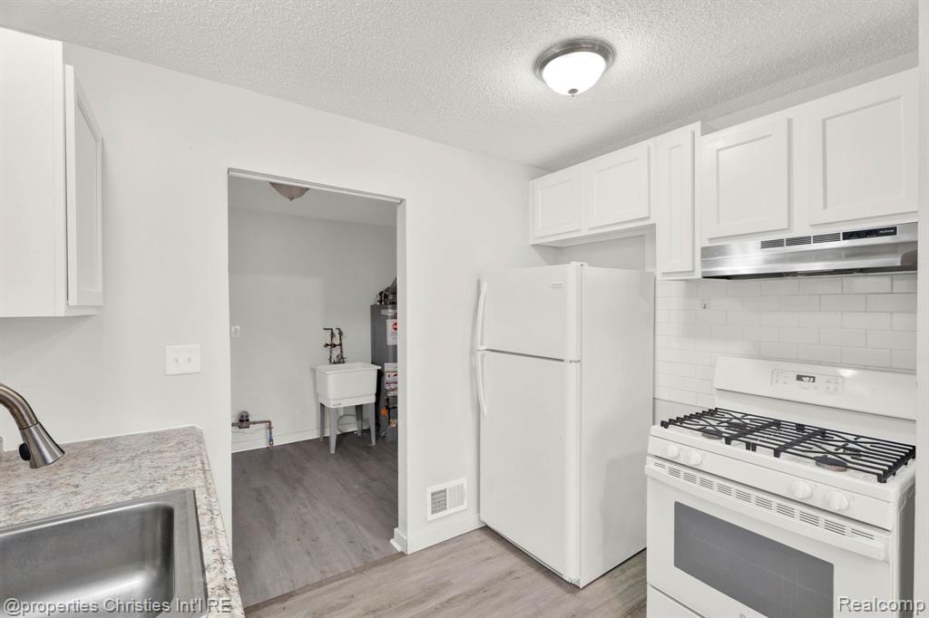 6516 Oak Street, Taylor, MI 48180 — Photo 14