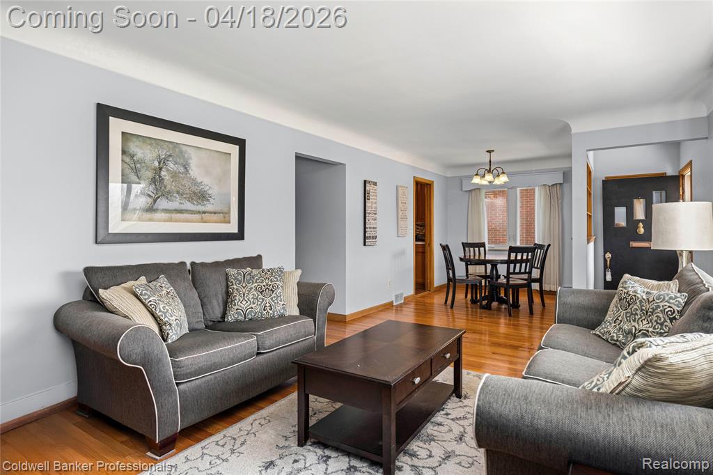 1544 Dorthen Avenue, Grosse Pointe Woods, MI 48236 — Photo 12