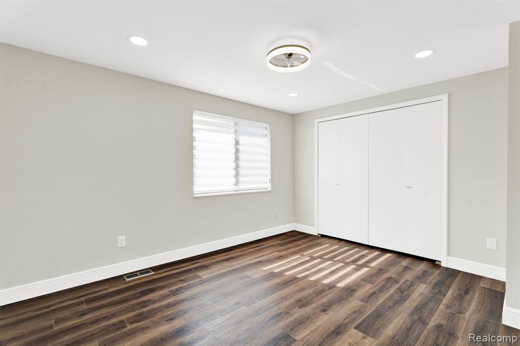 40206 Ashland Drive, Sterling Heights, MI 48313 — Photo 38
