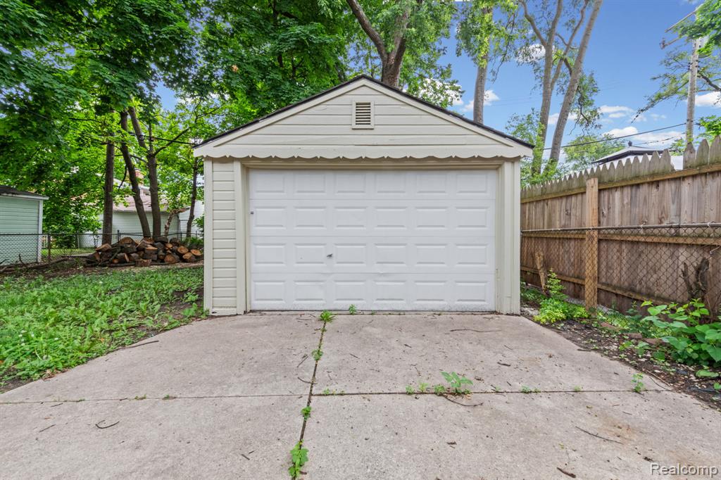 17400 Huntington Road, Detroit, MI 48219 — Photo 26