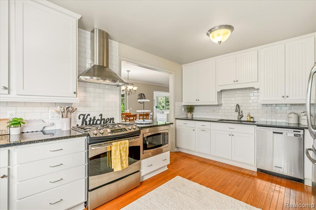 48132 Colony Farm Circle, Plymouth, MI 48170 — Photo 16