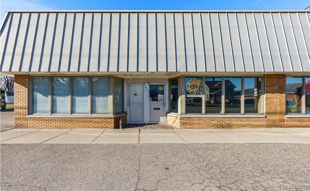 5972 Chicago Road, Warren, MI 48092 — front exterior