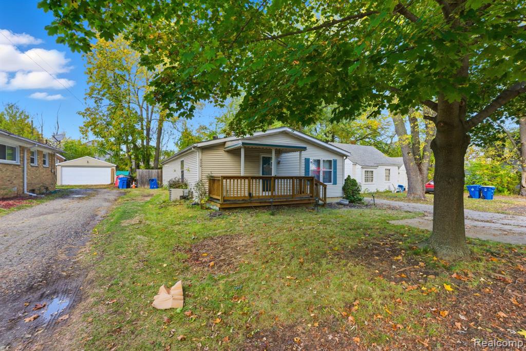 990 Voorheis Road, Waterford, MI 48328 — Photo 4