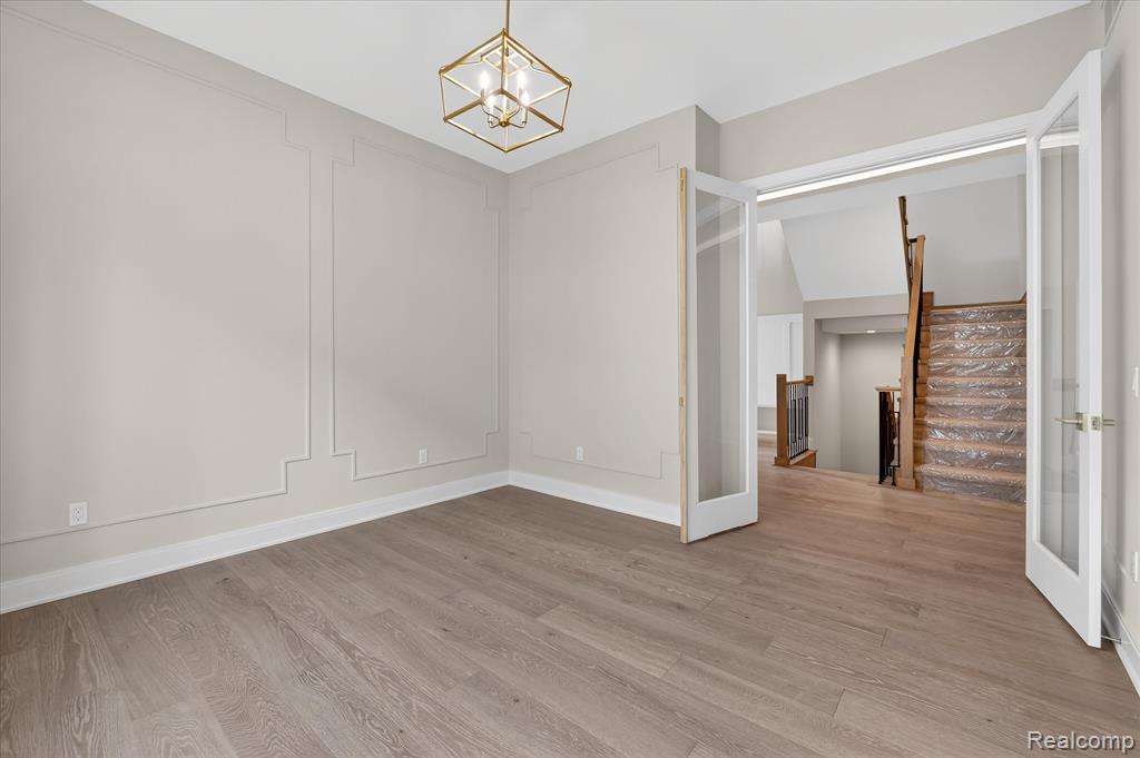 546 Maplehill Road, Rochester Hills, MI 48306 — Photo 9