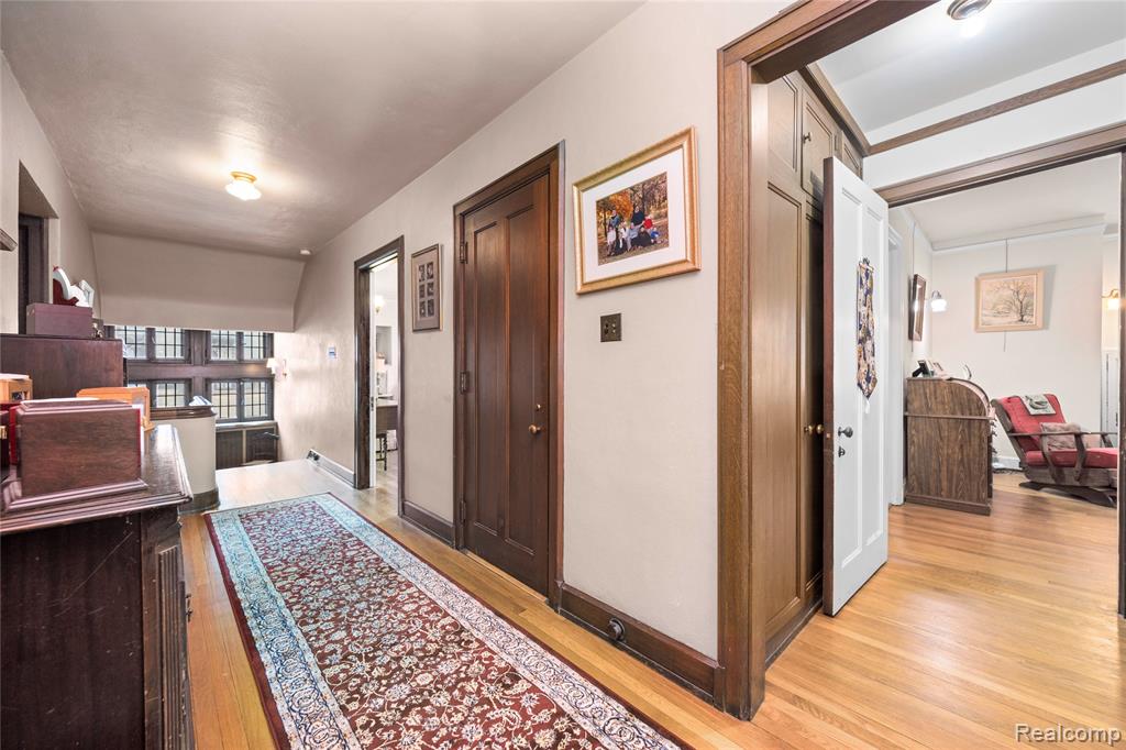 2475 Iroquois Street, Detroit, MI 48214 — Photo 50