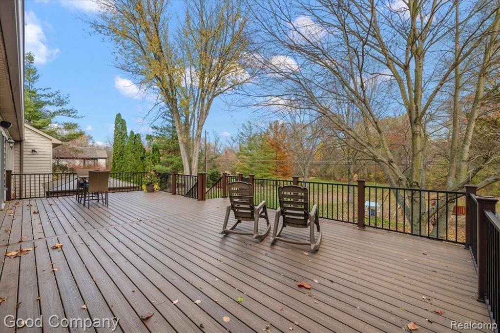 4671 BURNLEY Drive, Bloomfield Hills, MI 48304 — Photo 33