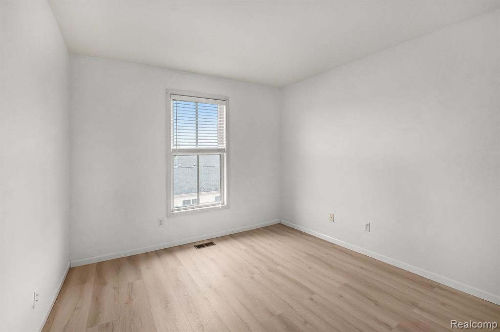 3981 FORESTER Boulevard, Auburn Hills, MI 48326 — Photo 12