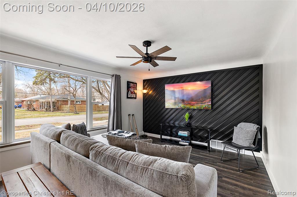 24658 Roanoke Avenue, Oak Park, MI 48237 — Photo 5
