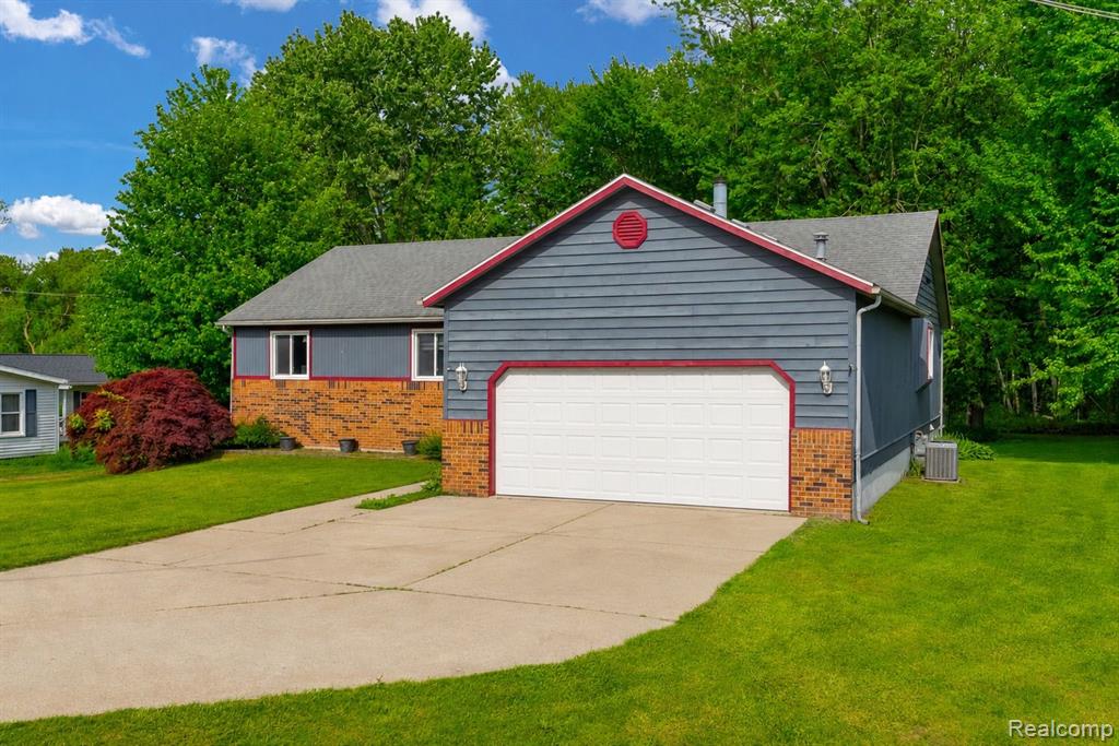 3176 Yorkshire Drive, Port Huron, MI 48060 — Photo 4