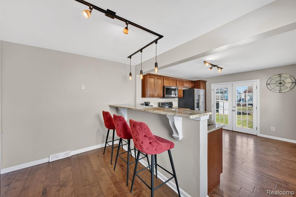 438 W Brockton Avenue, Madison Heights, MI 48071 — Photo 14