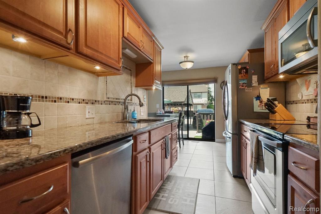 8401 18 MILE Road, 36, Sterling Heights, MI 48313 — Photo 8