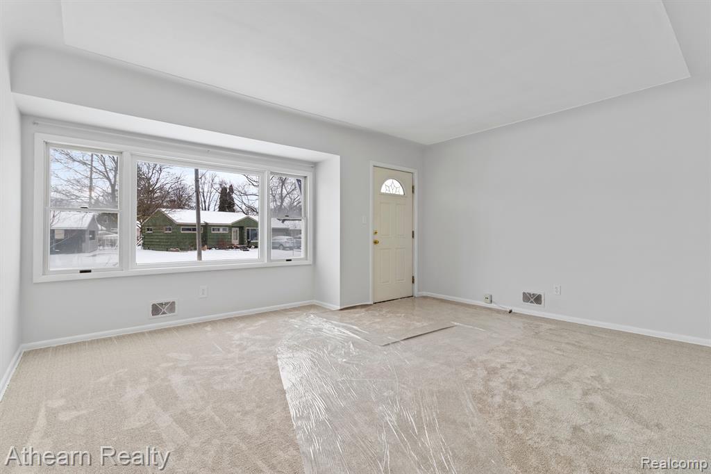 815 SOUTHWOOD Drive, Fenton, MI 48430 — Photo 5