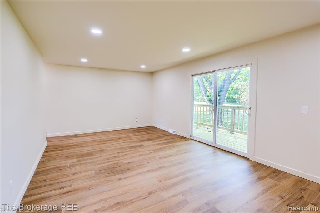 1401 Hillside Drive, Flint, MI 48532 — Photo 9