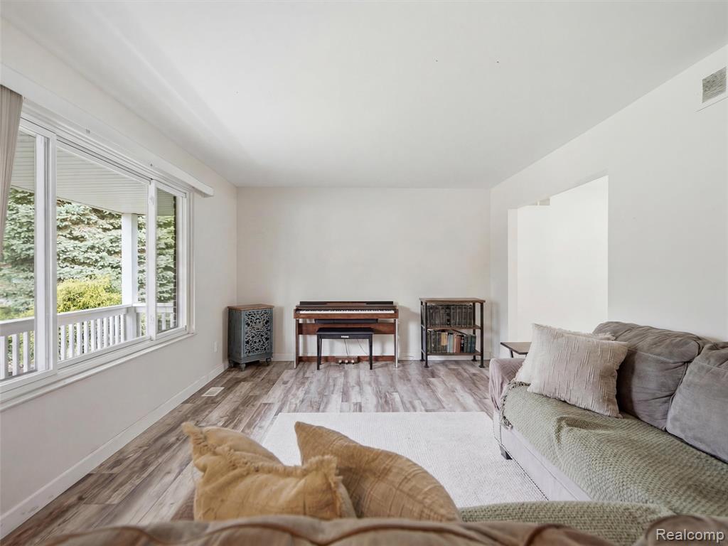 4040 Taggett Lake Drive, Highland, MI — Photo 22