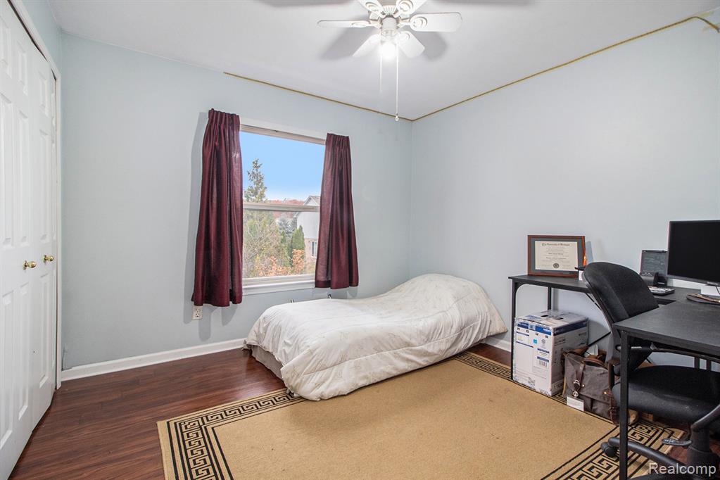 23840 Brentwood Drive, Trenton, MI 48183 — Photo 17
