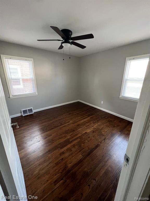 916 STEWART Avenue, Lincoln Park, MI 48146 — Photo 15