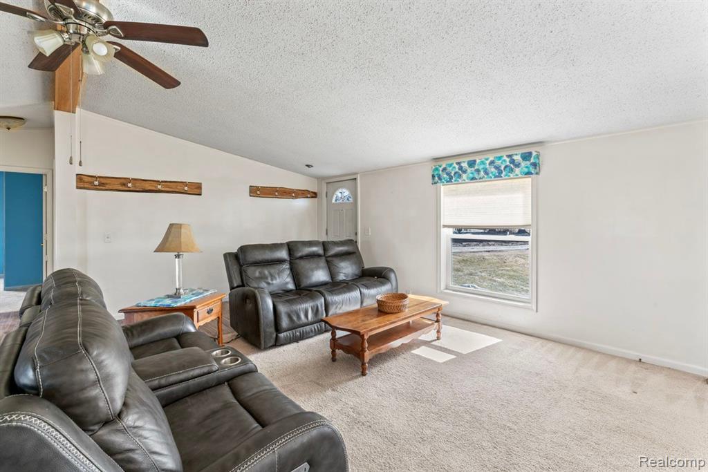 8425 N BRAY Road, Mount Morris, MI 48458 — Photo 10