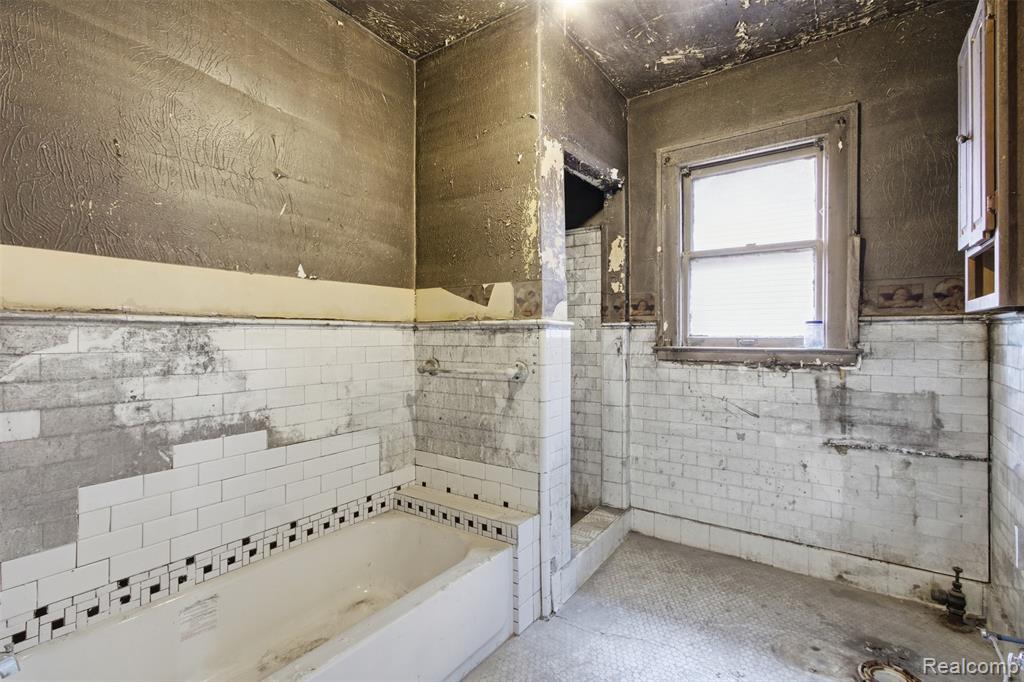 8221 Dexter Avenue, Detroit, MI 48206 — Photo 12