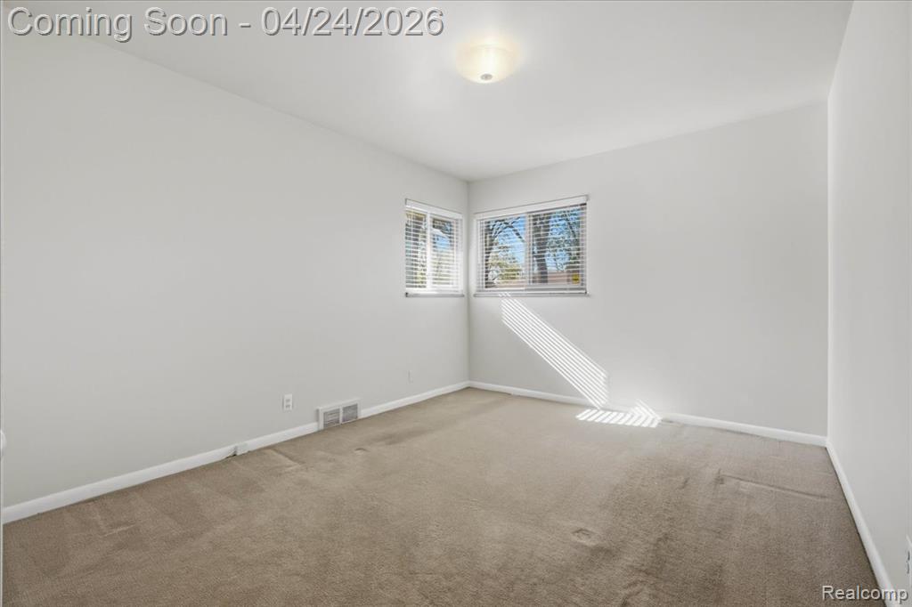 13111 Northfield Boulevard, Oak Park, MI 48237 — Photo 20