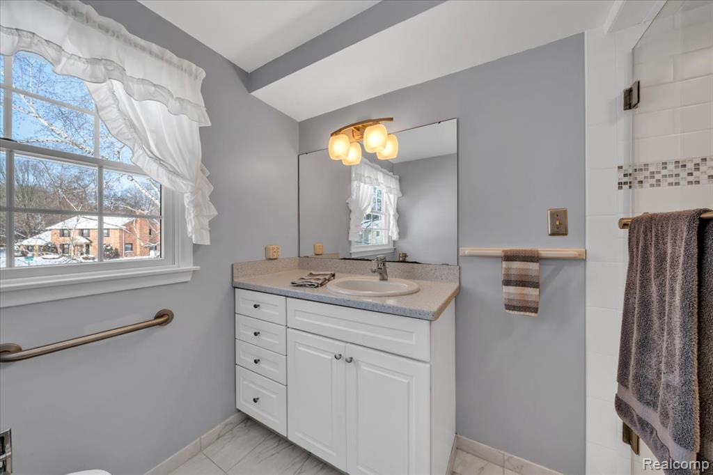 5815 Beechview Drive, Rochester, MI 48306 — Photo 28
