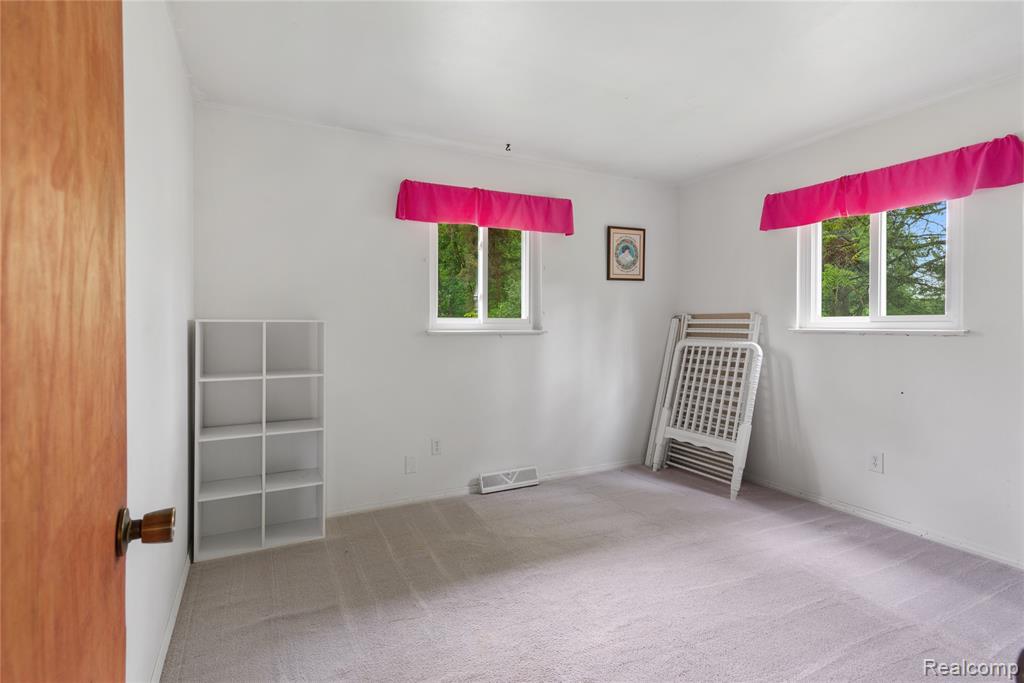 4327 Lancashire, Milford, MI 48380 — Photo 13