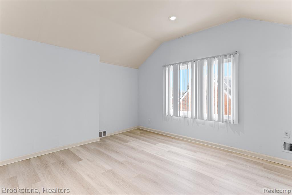 7645 Fisher Avenue, Warren, MI 48091 — Photo 10