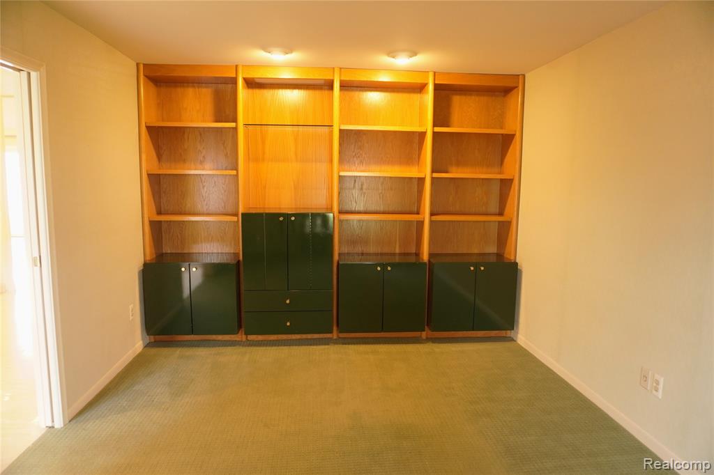5129 Woodlands Lane, Bloomfield Hills, MI 48302 — Photo 8