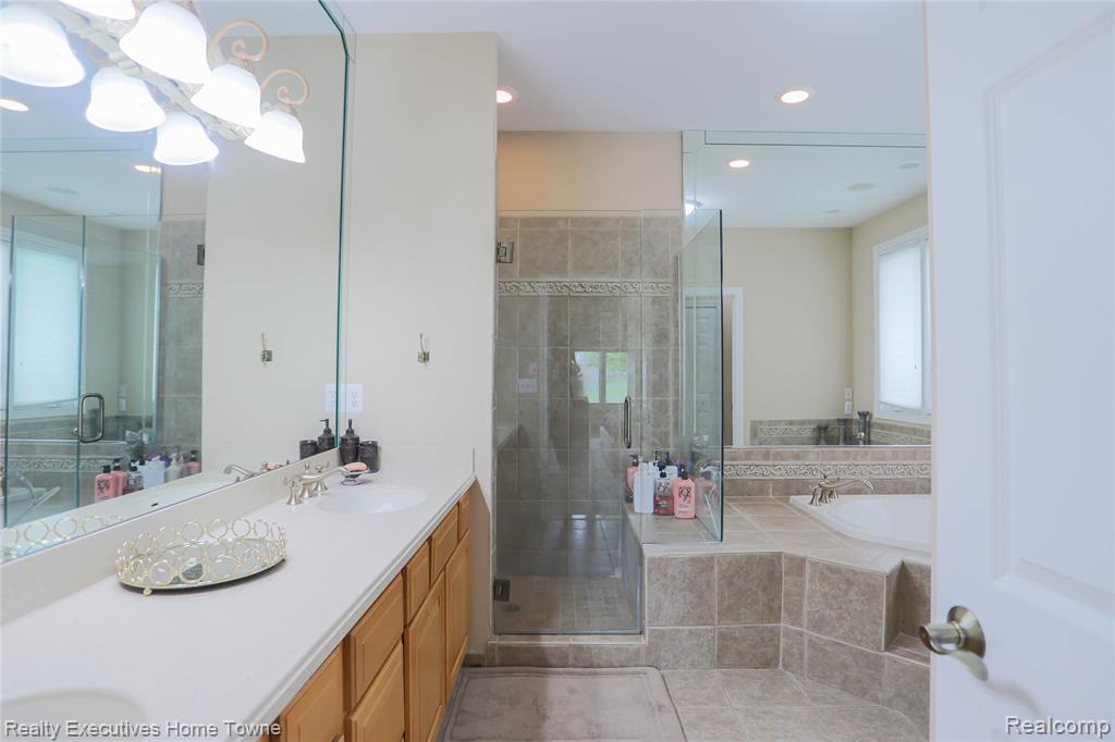 47909 Milonas Drive, Utica, MI 48315 — Photo 41