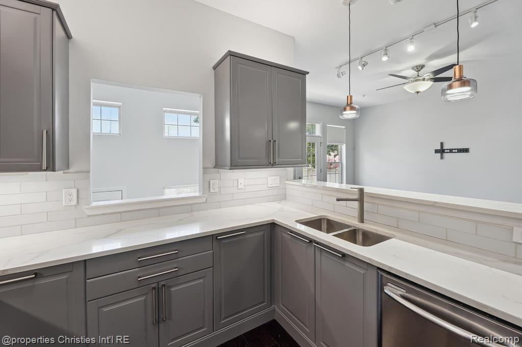 39771 ROCKCREST Circle, Northville, MI — Photo 18