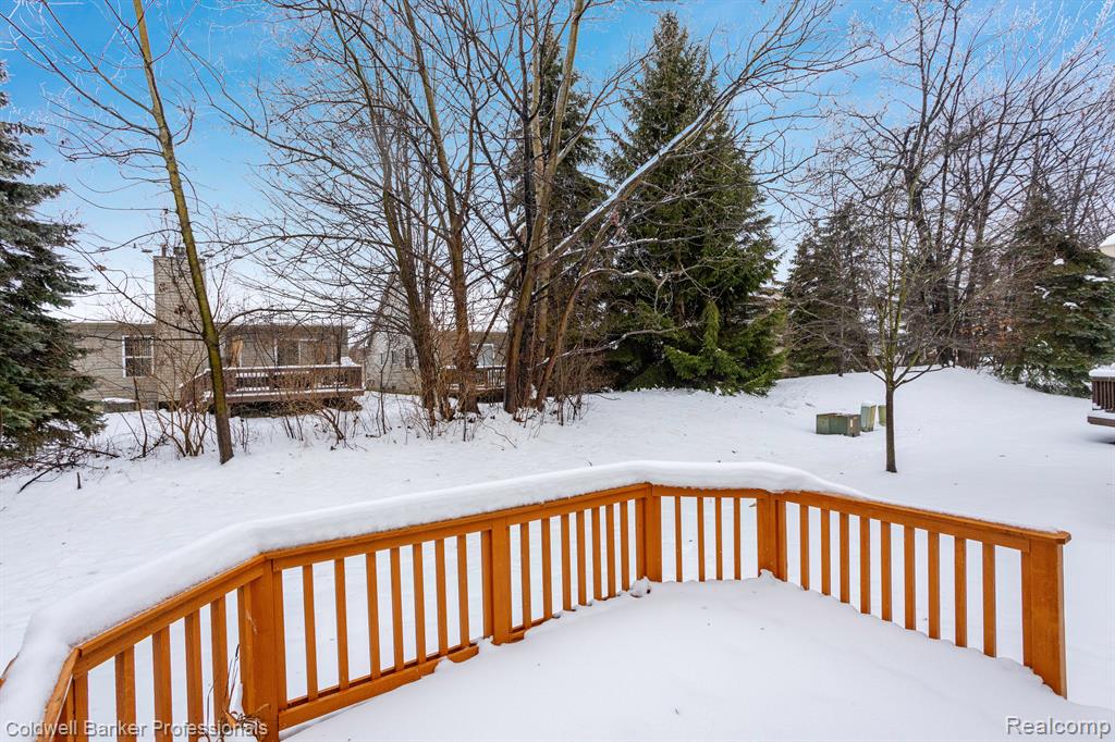 2110 Pleasant Drive, 46, Commerce Twp, MI 48390 — Photo 18