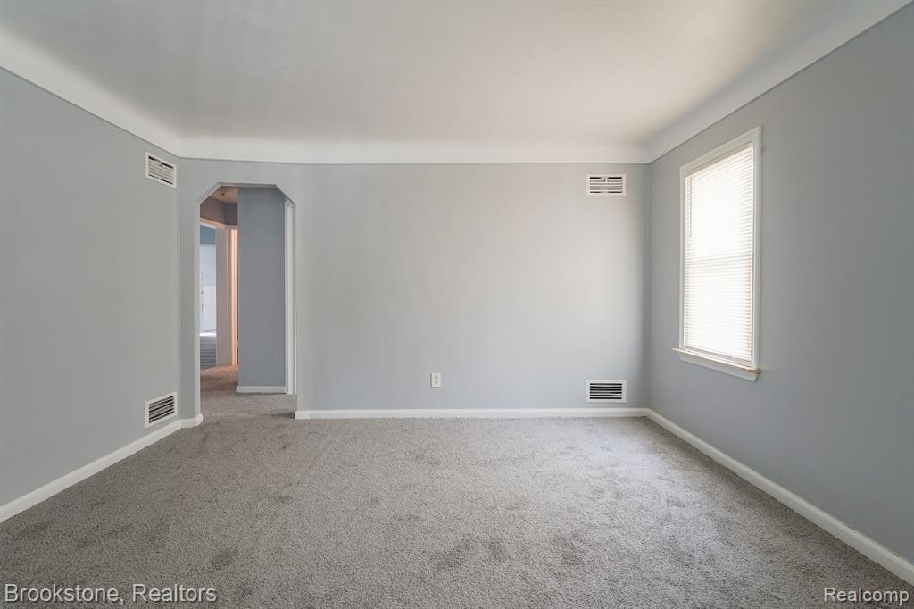 4226 CADILLAC Avenue, Wayne, MI 48184 — Photo 6