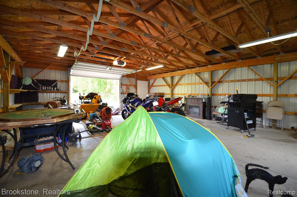 10083 HEGEL Road, Goodrich Vlg, MI — Photo 26