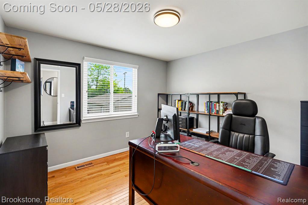 2564 Rainbow Drive, Troy, MI 48083 — Photo 16