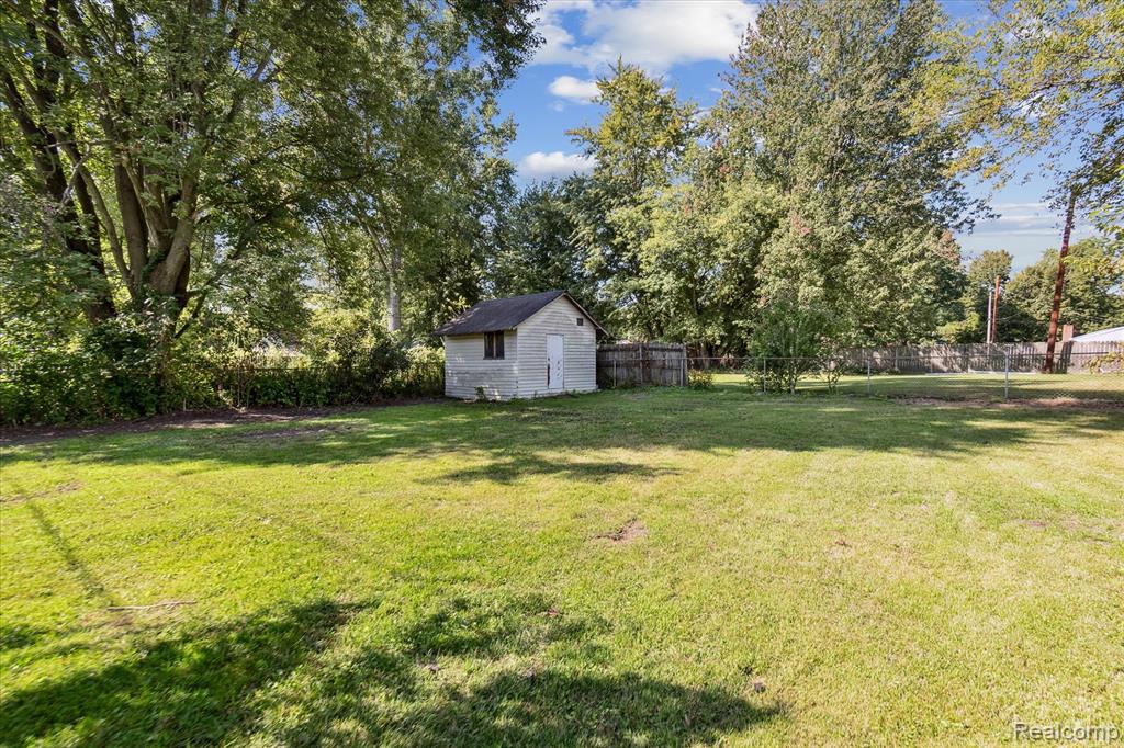 21832 Fenster Street, Sumpter, MI 48111 — Photo 42