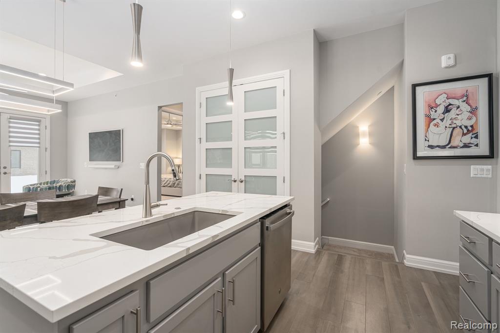 7484 Gramercy Circle, West Bloomfield, MI — Photo 10