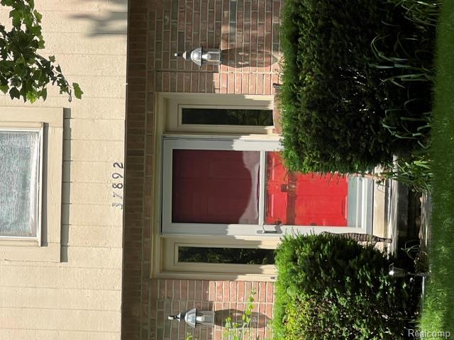 37892 Stableview Drive, Farmington, MI 48335