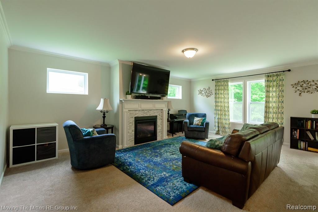 42880 Frederick Court, Belleville, MI 48111 — Photo 4