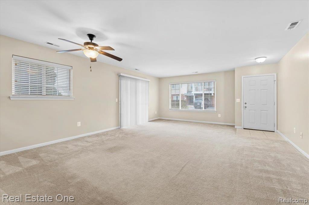 3261 WHITAKER Drive, 146, Melvindale, MI — Photo 6
